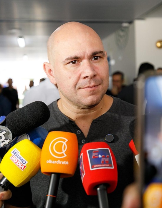 Prefeito viaja para Brasília e dialoga com bancada sobre emendas e investimentos