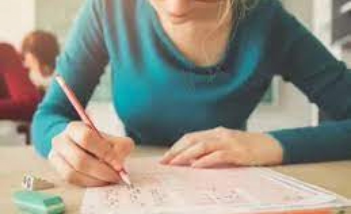 EMPREGO Concursos públicos oferecem 23.210 vagas com salários de até R$ 30,4 mil