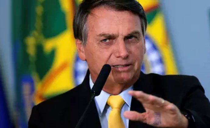 Hospital afirma que presidente Brasil Jair Bolsonaro passou por avaliação clínica e seguirá internado