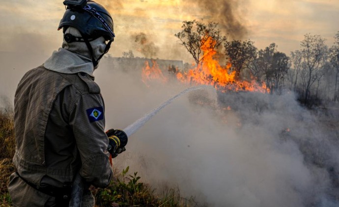 Governo de MT e AMM assinam protocolo inédito para intensificar ações de combate aos incêndios florestais