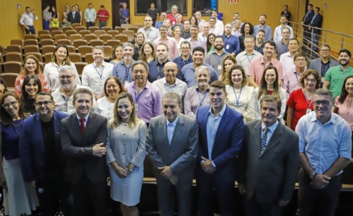 Presidente do TCE-MT homenageia servidores pelo Dia Nacional do Auditor de Controle Externo