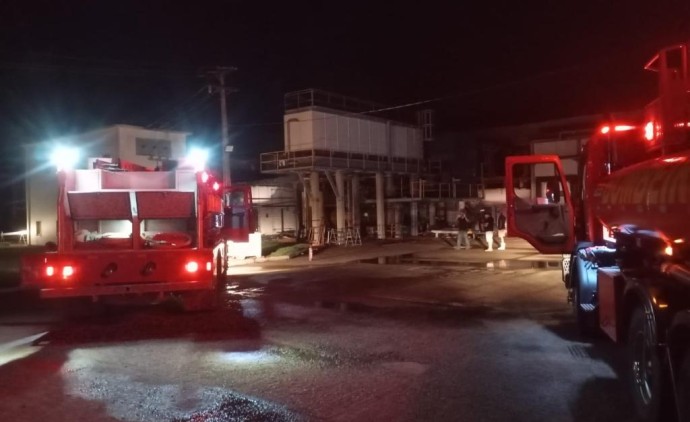 Corpo de Bombeiros combate incêndio em Frigorifico em Guarantã do Norte