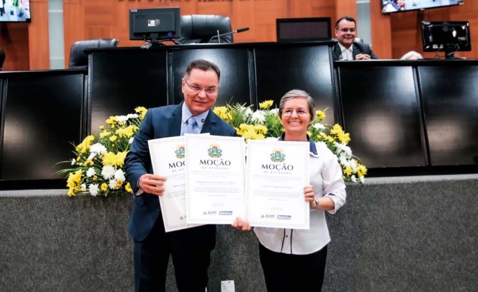 ALMT celebra 130 anos das Filhas de Maria Auxiliadora em MT e lança livro sobre a Paróquia São Gonçalo