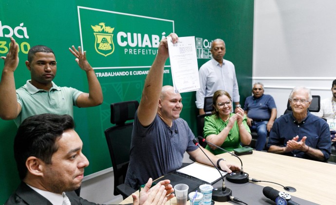 Prefeito sanciona leis que integram o pacote de ações do “Destrava Cuiabá”