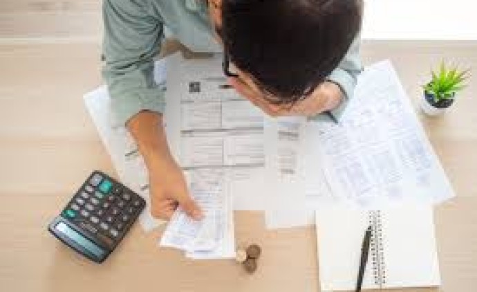 Número de famílias com contas em atraso volta a crescer em Cuiabá