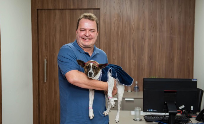 Max Russi destina R$ 150 mil para castração de animais em Cáceres