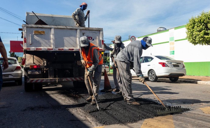 Tapa-buraco mobiliza 15 equipes e atende mais de 50 vias na grande CPA