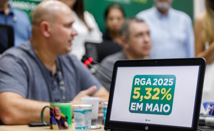 Prefeito concede RGA de 5,32% aos servidores e destaca economia na gestão