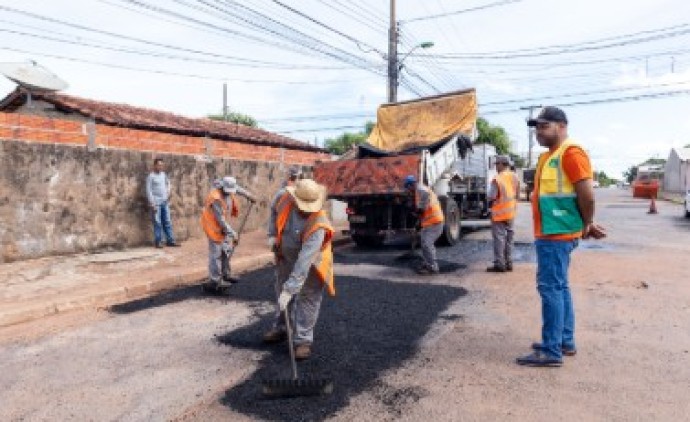 Operação tapa-buraco avança e atende mais de 500 pontos nos CPAs I e II