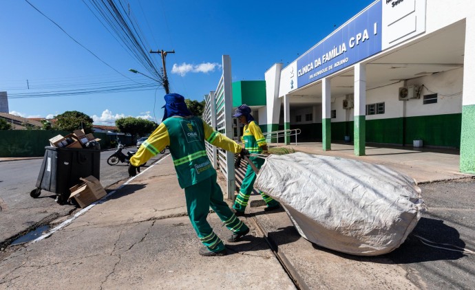 Mutirão de limpeza prepara unidades básicas de saúde para o Dia D da Vacinação