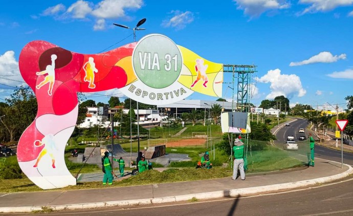 Serviços Públicos faz grande mutirão de limpeza na região do Zero KM