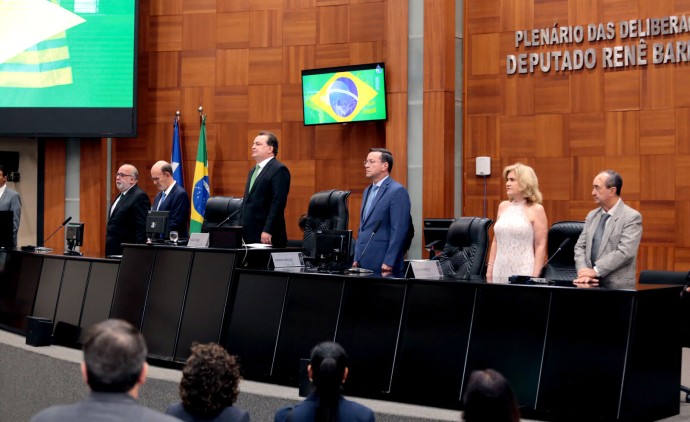 Max Russi destaca força da indústria mato-grossense em sessão solene na ALMT