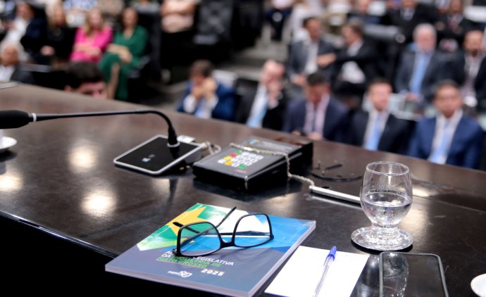 Indústria entrega Agenda Legislativa 2025 à ALMT