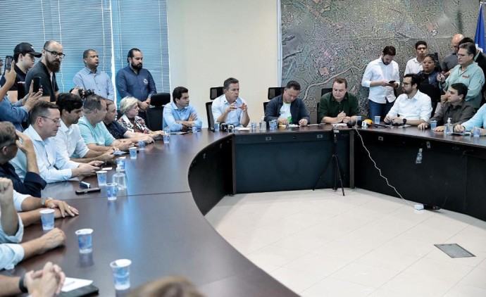 Governador cita investimento de R$ 1,2 bilhão e anuncia novas obras