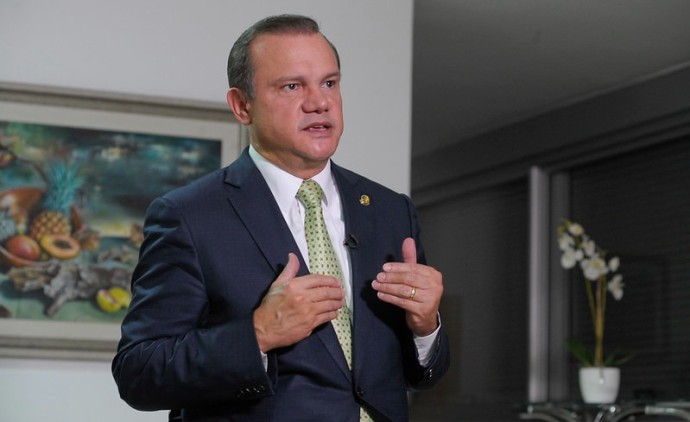 Senador de MT quer criminalizar exercício ilegal de corretor de imóveis