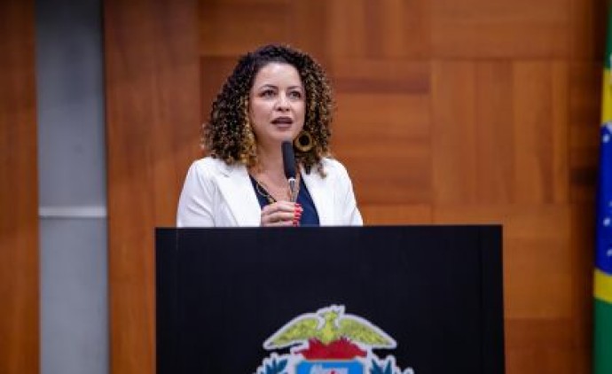 ALMT empossa Professora Graciele e Baiano Filho como novos deputados estaduais