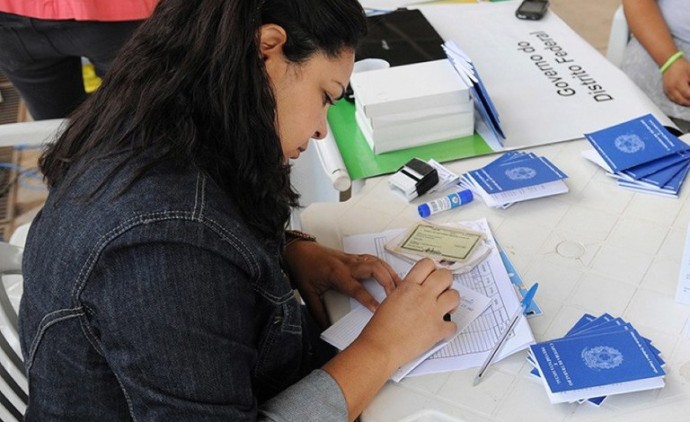 Desemprego no Brasil recua a 6,2%, o menor da série histórica iniciada em 2012