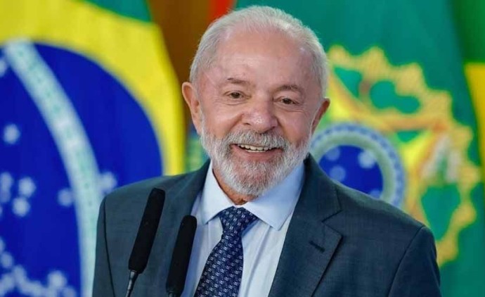 Lula sanciona lei que prevê CNH social para população de baixa renda
