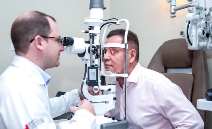 Programa “Fila Zero Cirurgias Oftalmológicas” realiza mais de 8,5 mil atendimentos oftalmológicos com apoio de Eduardo Botelho