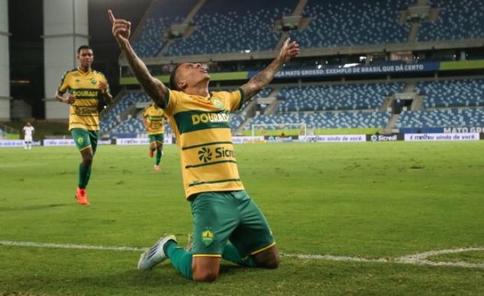 Cuiabá vence o Amazonas e volta ao G4 da Série B