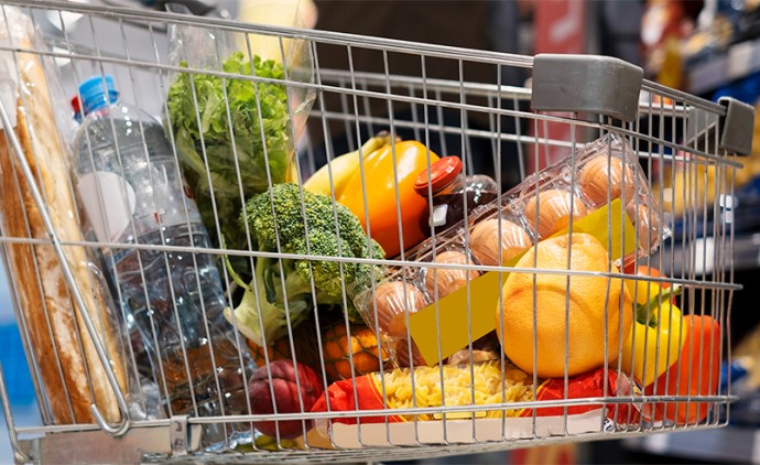 Preço de oito dos 13 itens da cesta básica cai e reduz custo do mantimento em Cuiabá