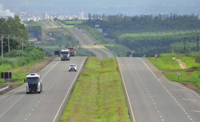 Governo de MT assina ordem de serviço de R$ 449,1 milhões para duplicação de novo trecho da BR-163