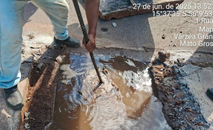 Obras intensifica limpeza de bocas de lobo para prevenir alagamentos no próximo período chuvoso