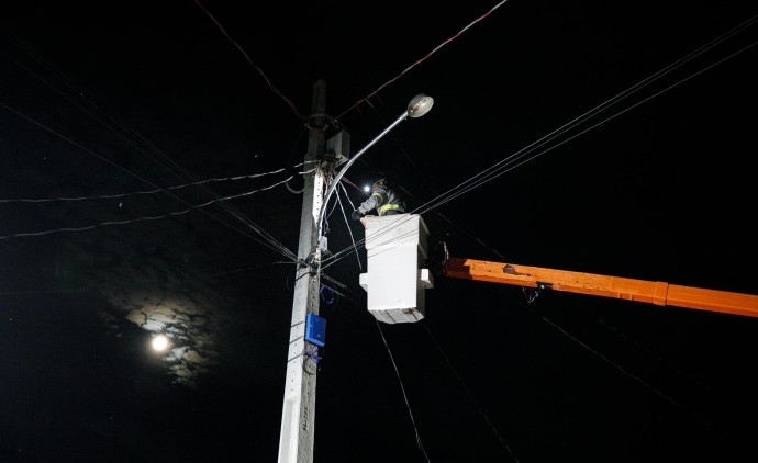 Limpurb faz manutenção em mais de mil pontos de iluminação em 60 bairros