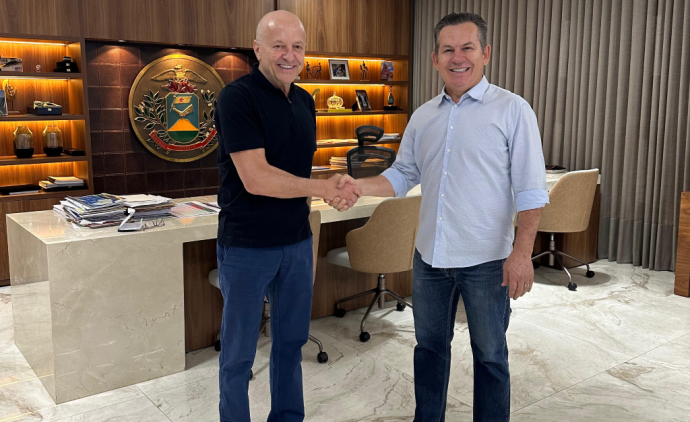 Vice-governador Otaviano Pivetta assume comando do Estado