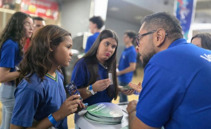 Seciteci apresenta oportunidades da educação profissional tecnológica durante ExpoEstudantil