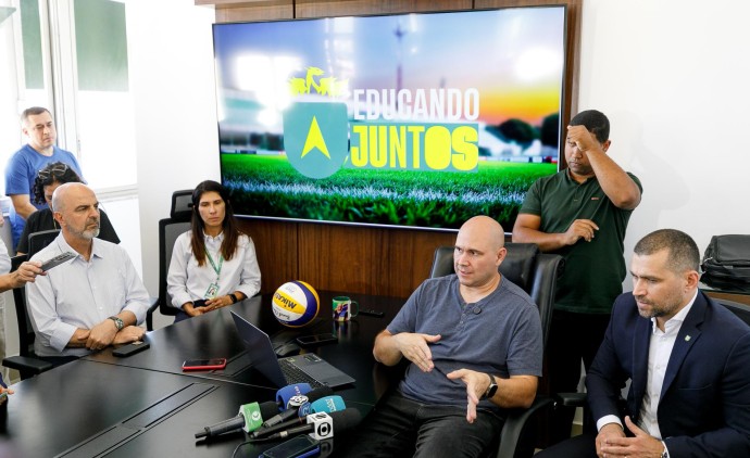 Prefeito anuncia união das secretarias de Educação, Esporte e Cultura