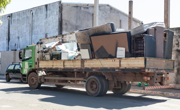 Operação Cata-treco percorre 22 bairros de Cuiabá nesta semana