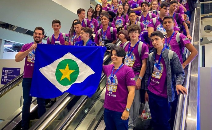 Estudantes e professores vivem contagem regressiva para embarcar rumo ao intercâmbio na Inglaterra