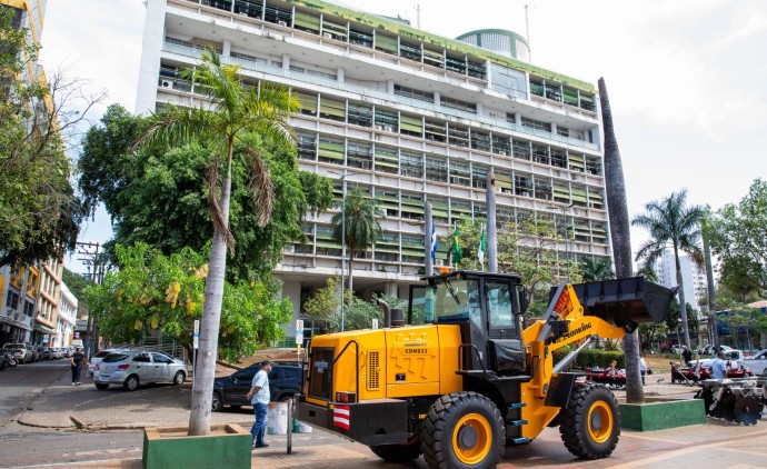 Cuiabá recebe máquinas e equipamentos do Governo de MT para agricultura familiar