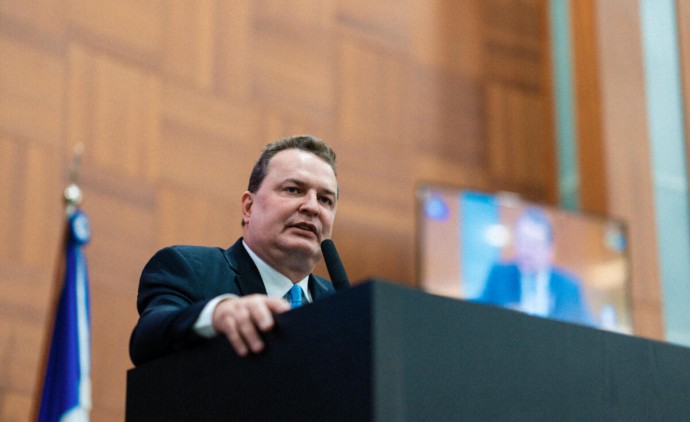 Todo respeito, dignidade e valorização aos idosos