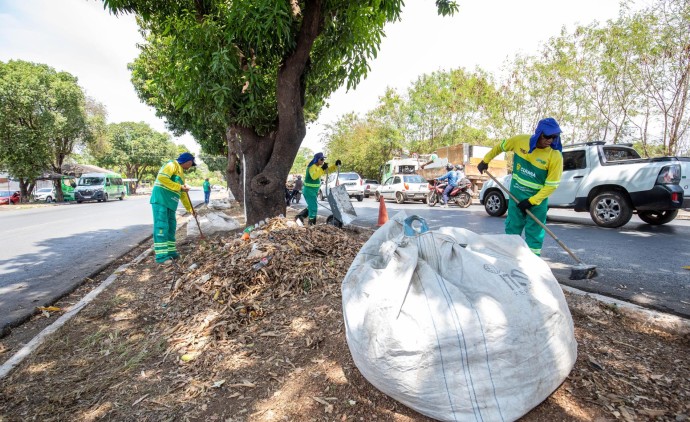 Prefeitura de Cuiabá inicia operação de limpeza na região do CPA