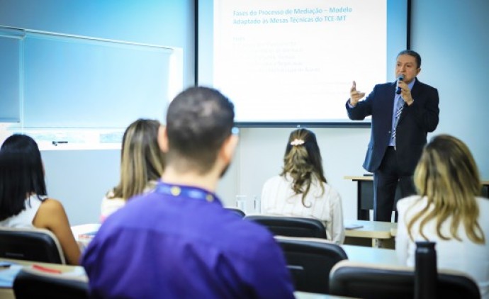 TCE-MT oferece capacitação inédita sobre soluções consensuais em mesas técnicas
