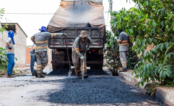 Prefeitura de Cuiabá recupera mais de 77 mil pontos com operação tapa-buraco