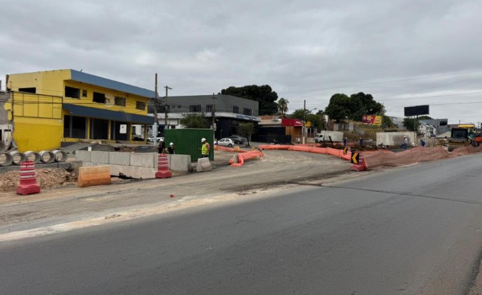 Acesso ao bairro Jardim Leblon é liberado na Avenida Miguel Sutil