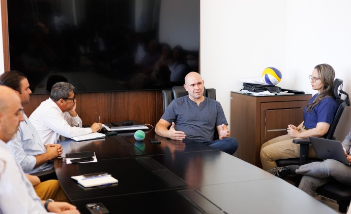 Prefeito de Cuiabá reúne secretariado antes de missão internacional