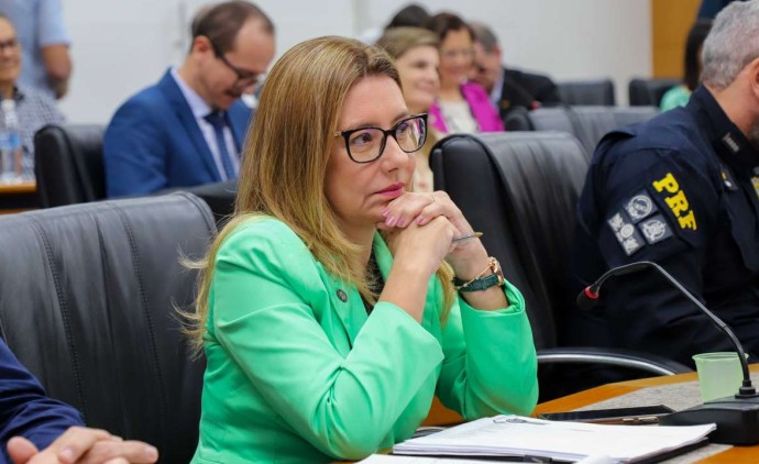 Prefeita apresenta projetos à bancada federal em reunião; investimentos chegam a R$ 200 milhões