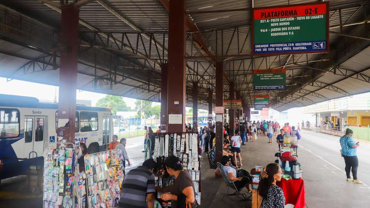 Prefeita Flávia Moretti anuncia gratuidade do transporte público municipal em Várzea Grande