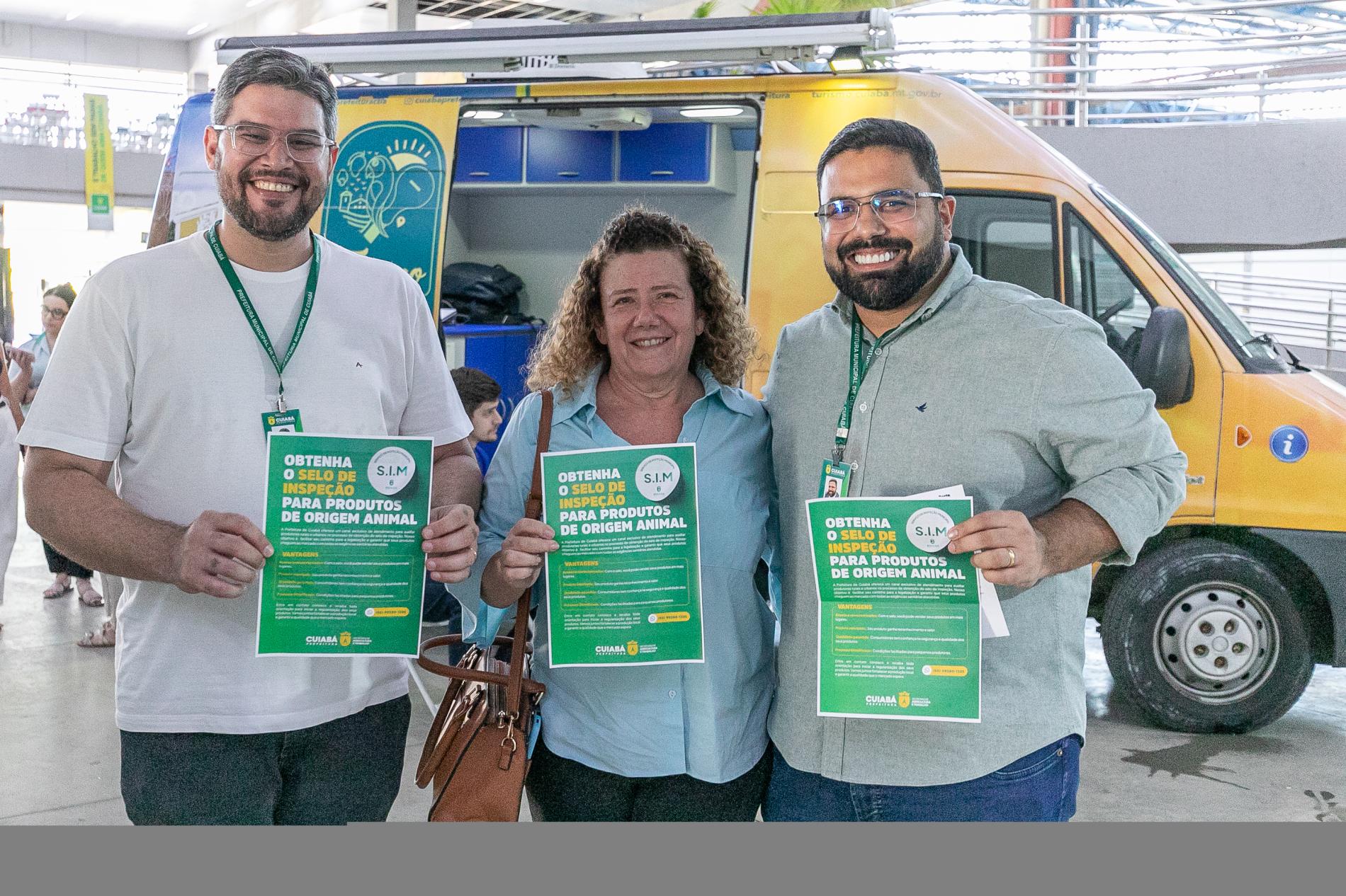 Prefeitura promove orientação inédita no Mercado do Porto