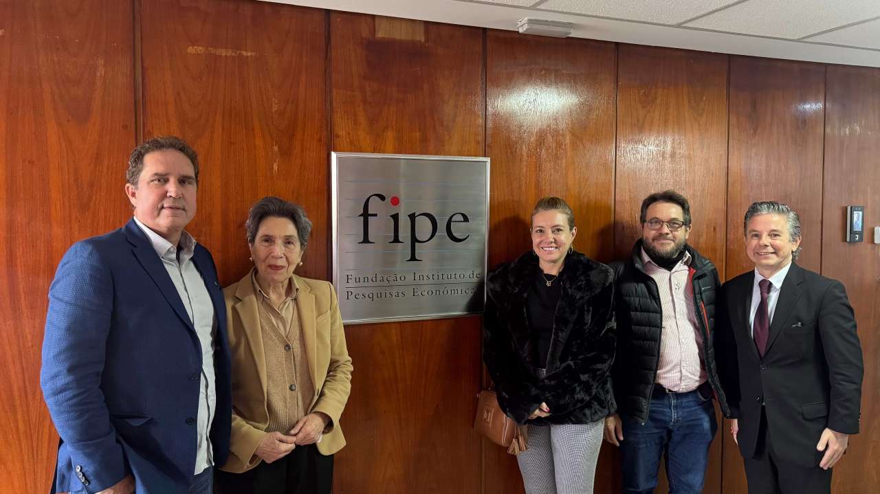 Flávia e Tião se reúnem com a Fipe e dão início prático ao estudo de viabilidade