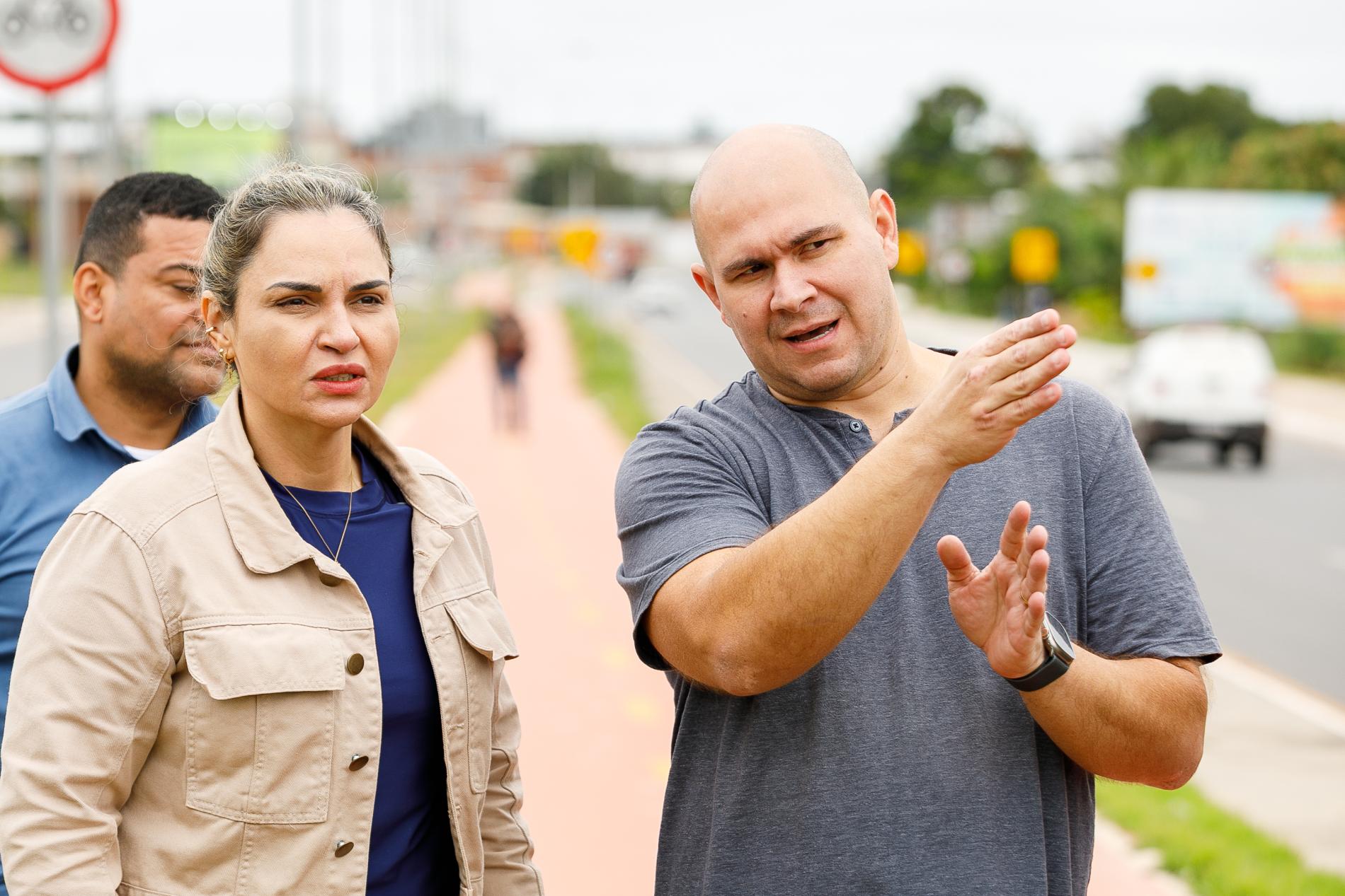 Prefeito Abilio Brunini e vice-prefeita Vânia anunciam melhorias na Avenida Parque do Barbado