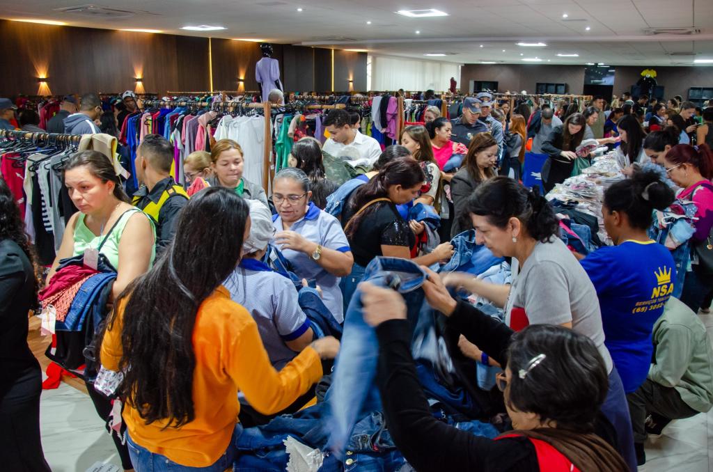Bazar Vem Ser Mais Solidário vende mais de 20 mil itens em três dias