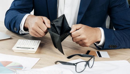 Mato Grosso tem 43,8% da população inadimplente; dívidas somam R$ 6,26 bilhões