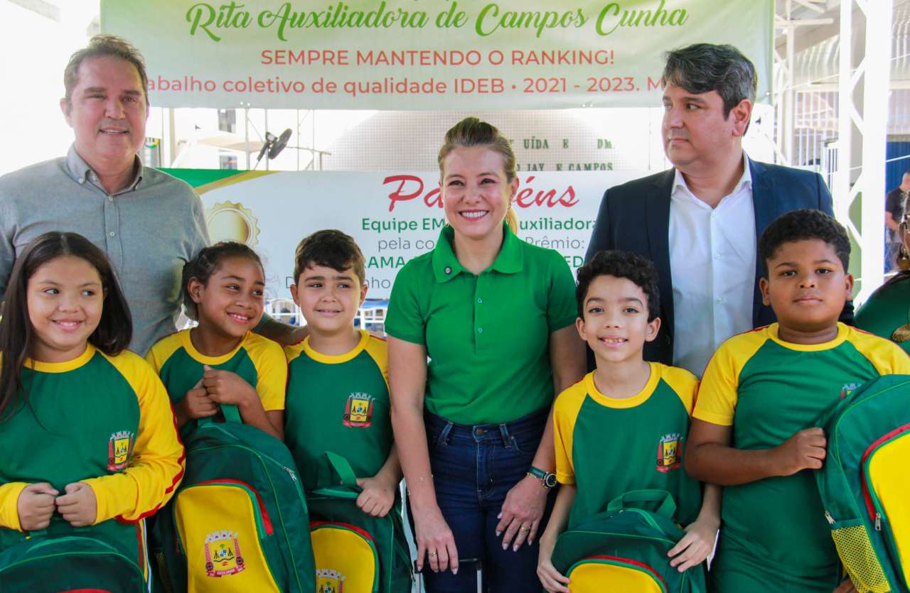 Várzea Grande entregam novos uniformes para alunos da rede municipal