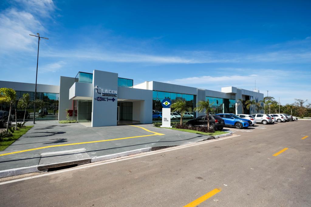 Governo de Mato Grosso entrega nova sede do Lacen