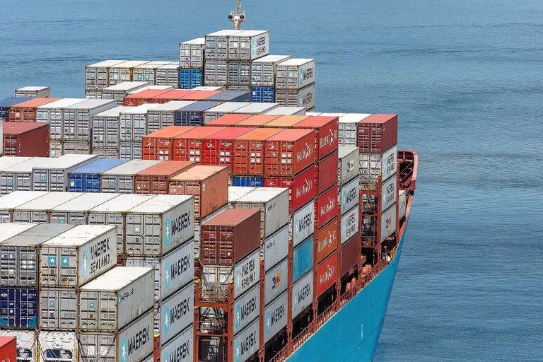 Brasil registra superávit de US$ 6,1 bi em agosto e recorde de exportações nos primeiros oito meses do ano